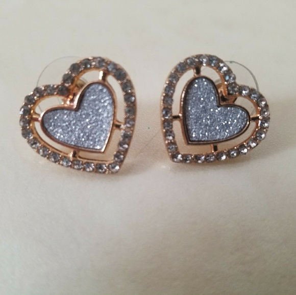 none Jewelry - Earrings